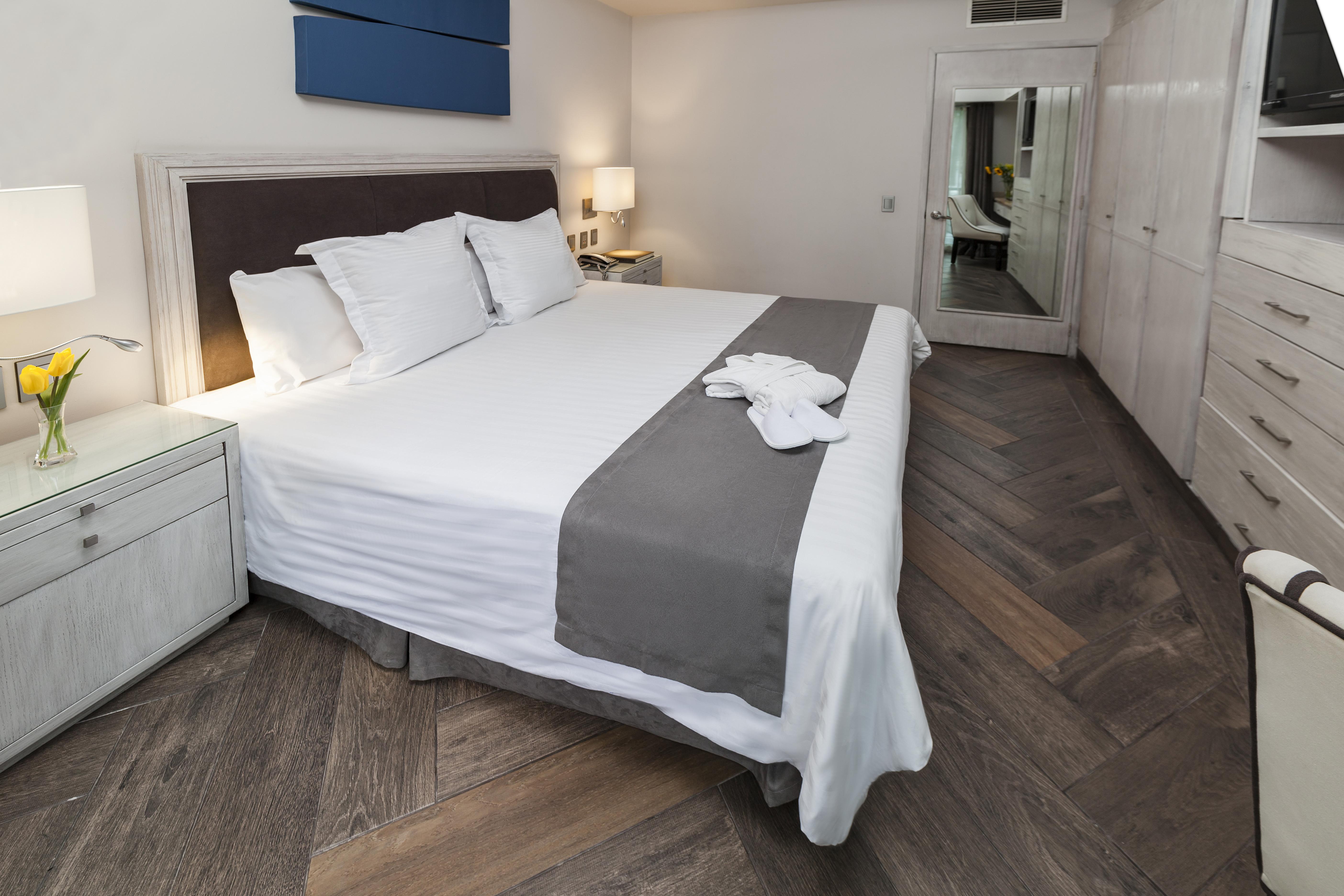 Del ángel Apartahotel