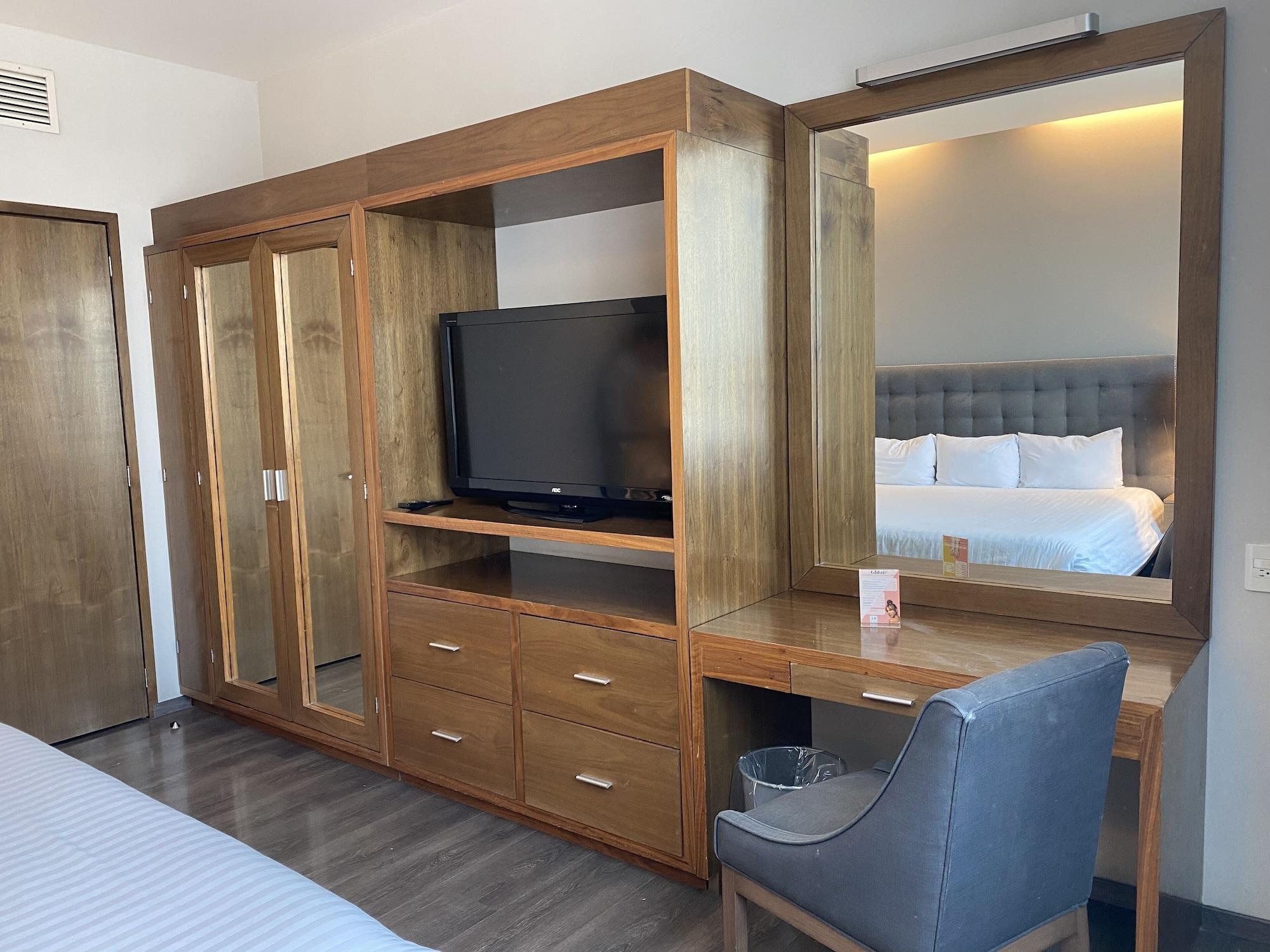 Apartahotel Del ángel 4*