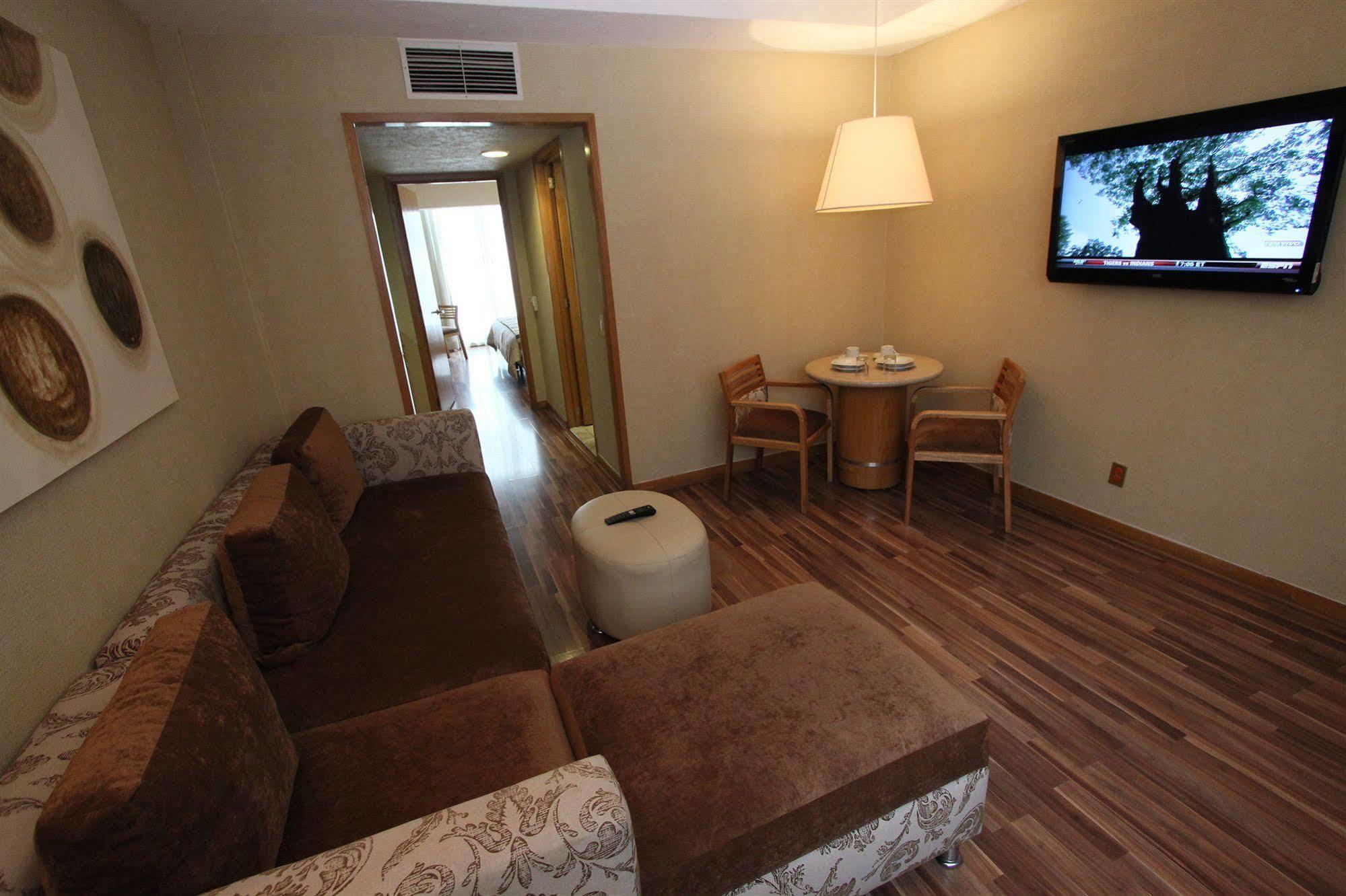 Apartahotel Del ángel 4*