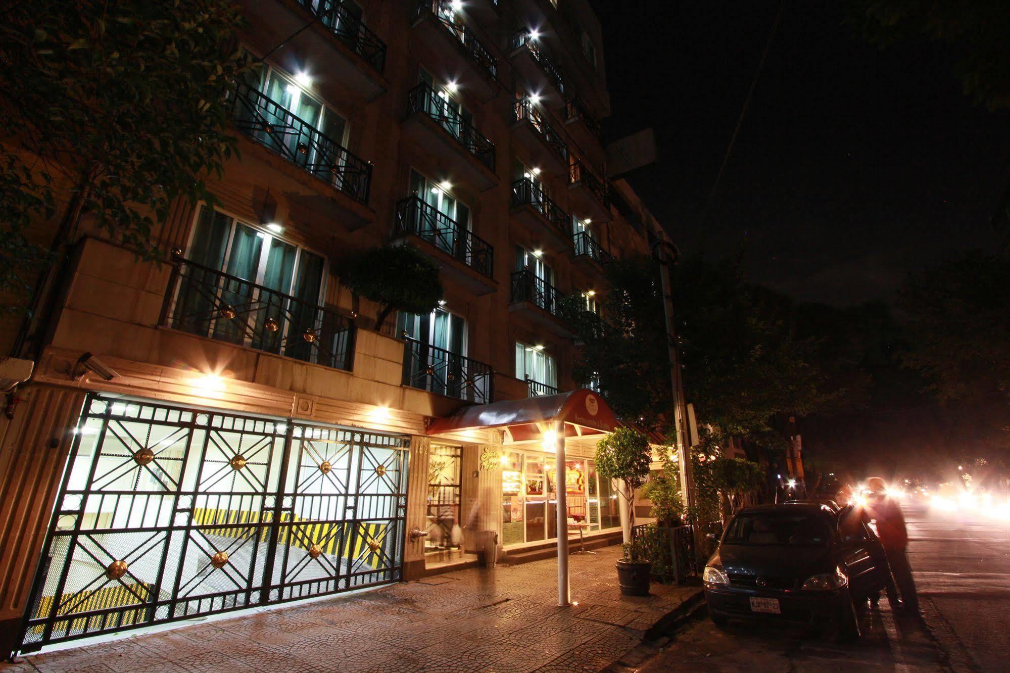 Del ángel Apartahotel